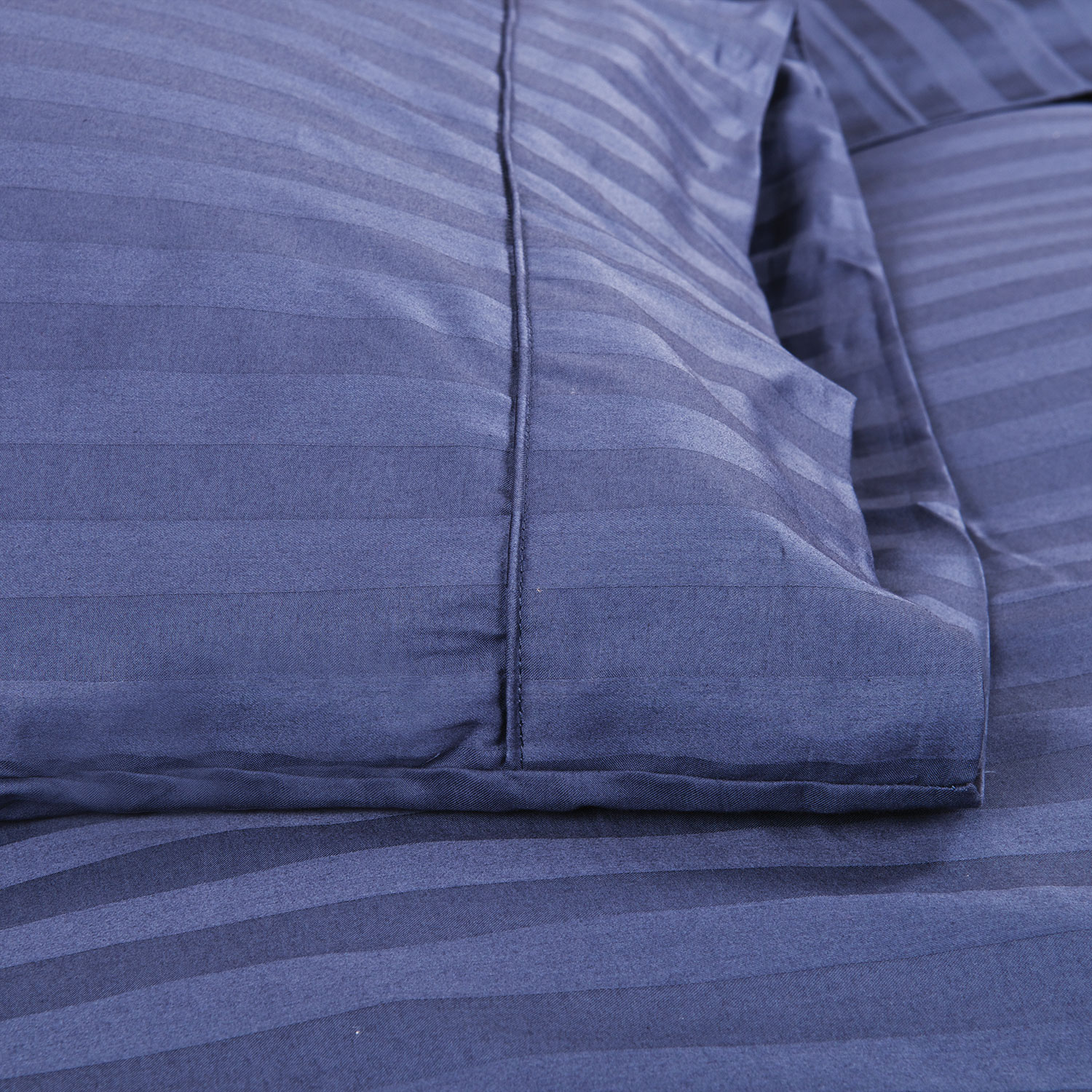 Ensemble de draps en coton fin contexture 233 Damask Stripe de Maholi - Lit 1 place - Marine