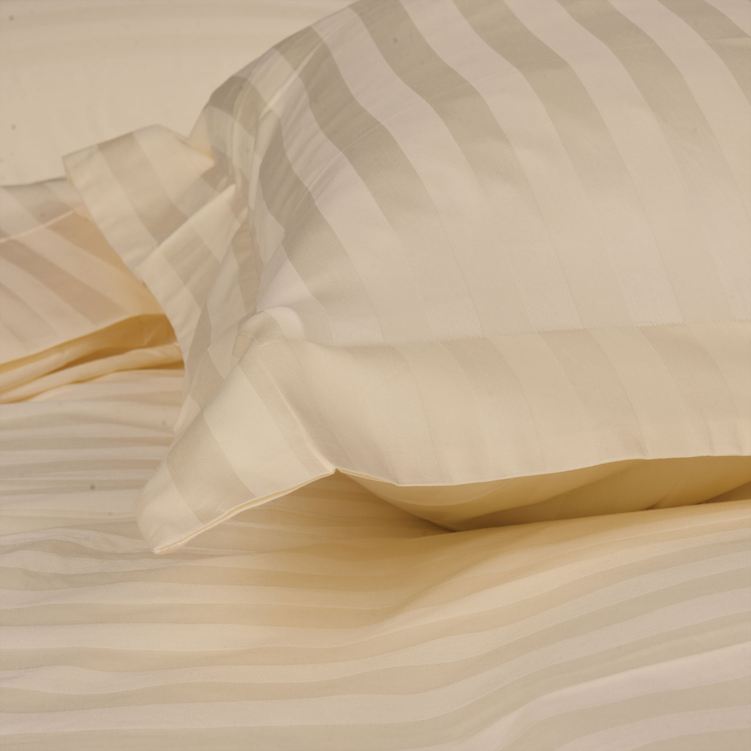 Maholi Damask Stripe Collection 300 Thread Count Egyptian Cotton Duvet Cover Set - Queen - Ivory