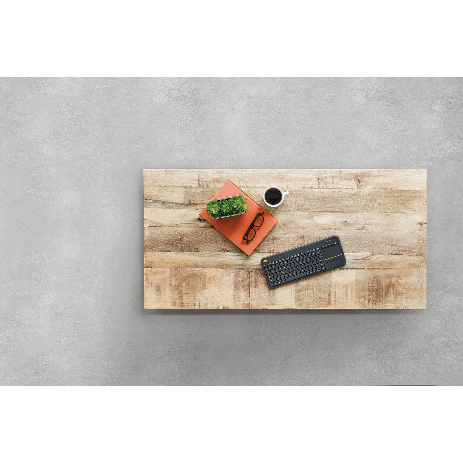 Logitech K400 Plus Wireless Keyboard with Touch Pad - French