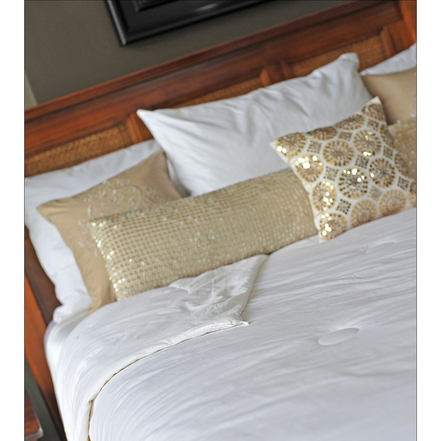 Luxeportzen 200 Thread Count Allergy Free Light Silk Duvet King Luxeportzen 200 Thread Count Allergy Free Light Silk Duvet King White Only