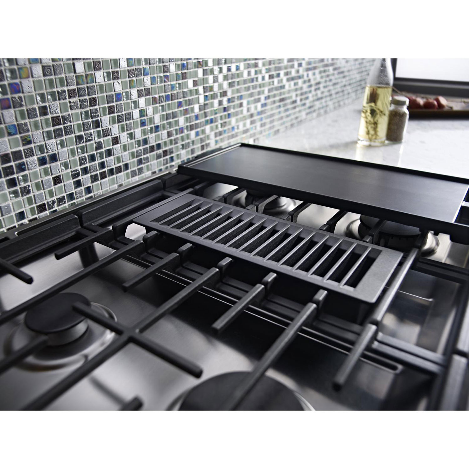 Cuisinière encastrable biénergie de 30 po avec four autonettoyant de 6,4 pi3 de KitchenAid - Inox