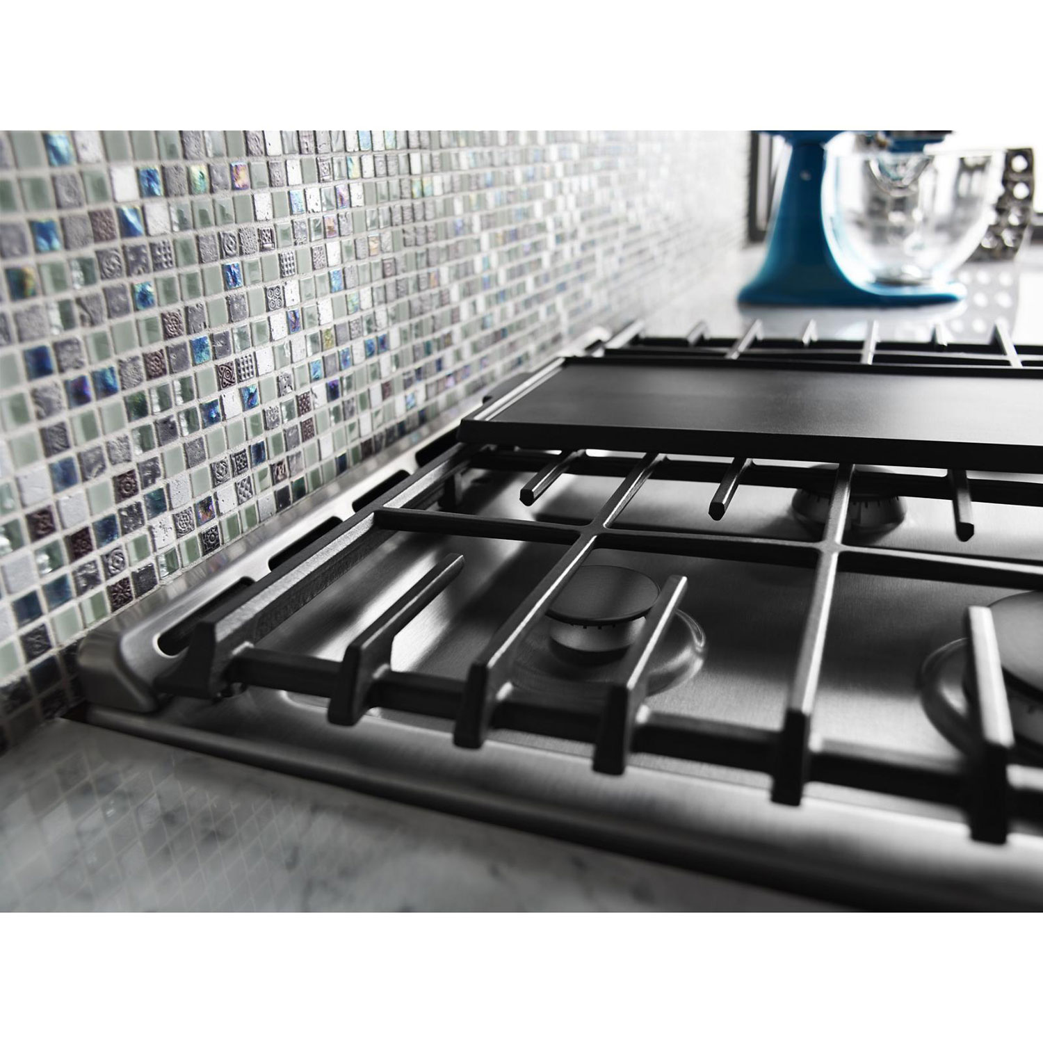 Cuisinière encastrable de 30 po à 5 brûleurs avec four à convection de 6,5 pi3 de KitchenAid - Inox