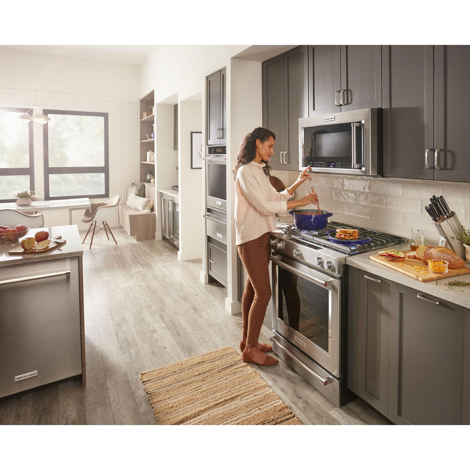 Cuisinière encastrable de 30 po à 5 brûleurs avec four à convection de 6,5 pi3 de KitchenAid - Inox