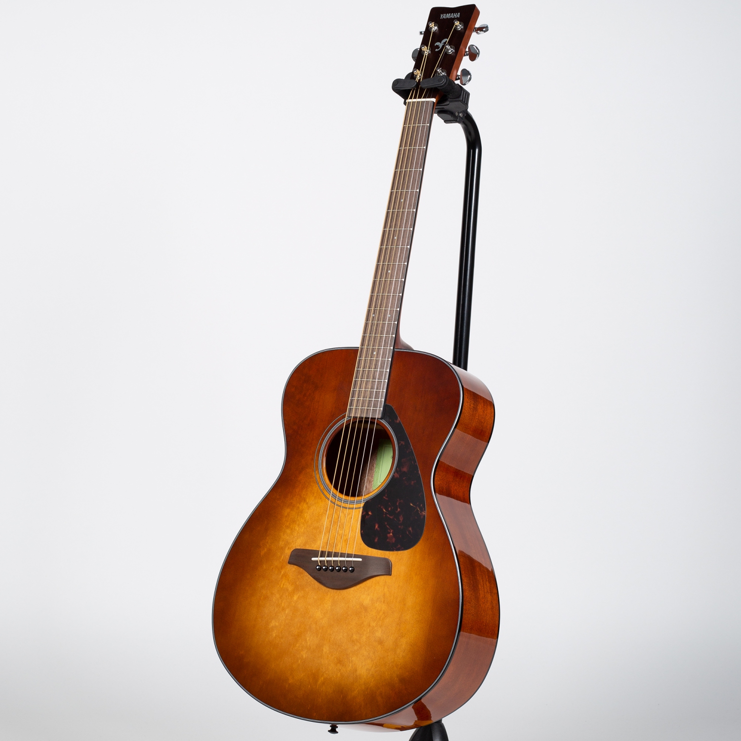 Guitare acoustique FS800 de Yamaha – petite caisse, dessus en épinette massif, fini sablé