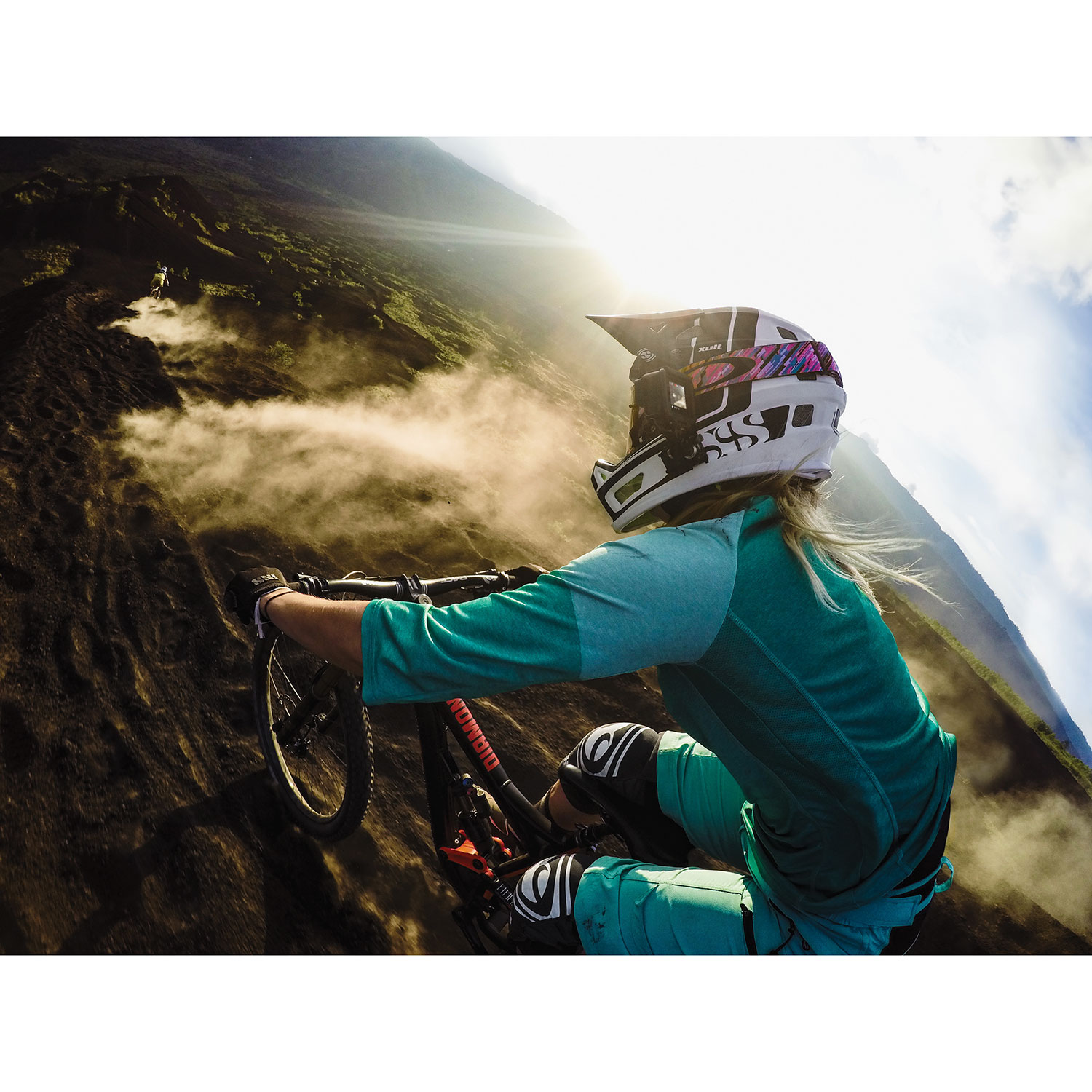 Fixation frontale et latérale pour casque GoPro