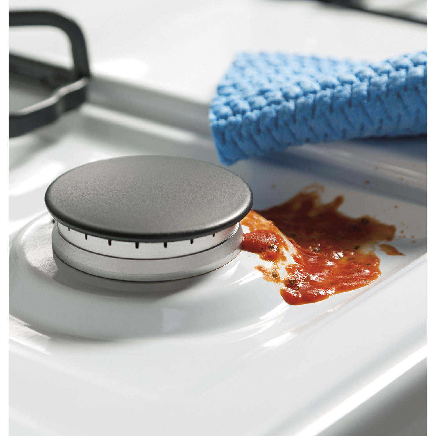 Cuisinière à gaz autonome 5 pi3 de 30 po de GE - Blanc