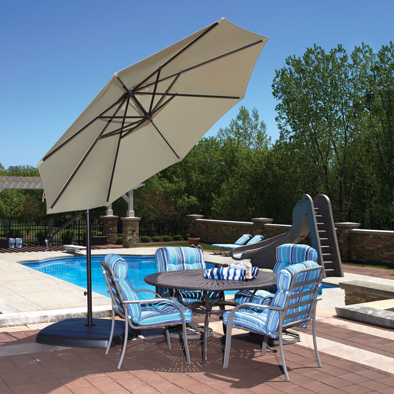 Island Umbrella Santiago Full Sized 10 Ft Cantilever Patio Umbrella Beige Best Buy Canada