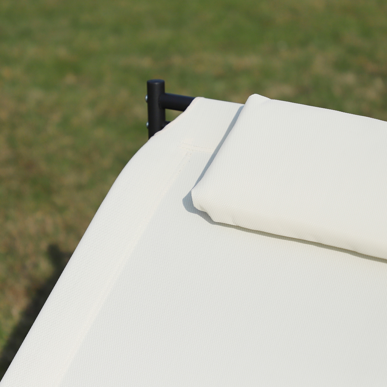 Chaise longue pour l'extérieur avec chaise longue et chaise longue Outsunny chaise longue avec coussin blanc crème