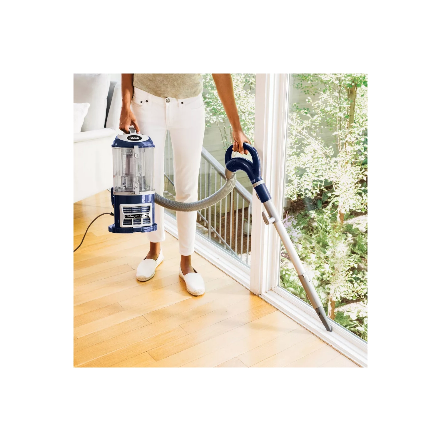 Shark NV360 Navigator Lift-Away Deluxe Upright Vacuum, Blue