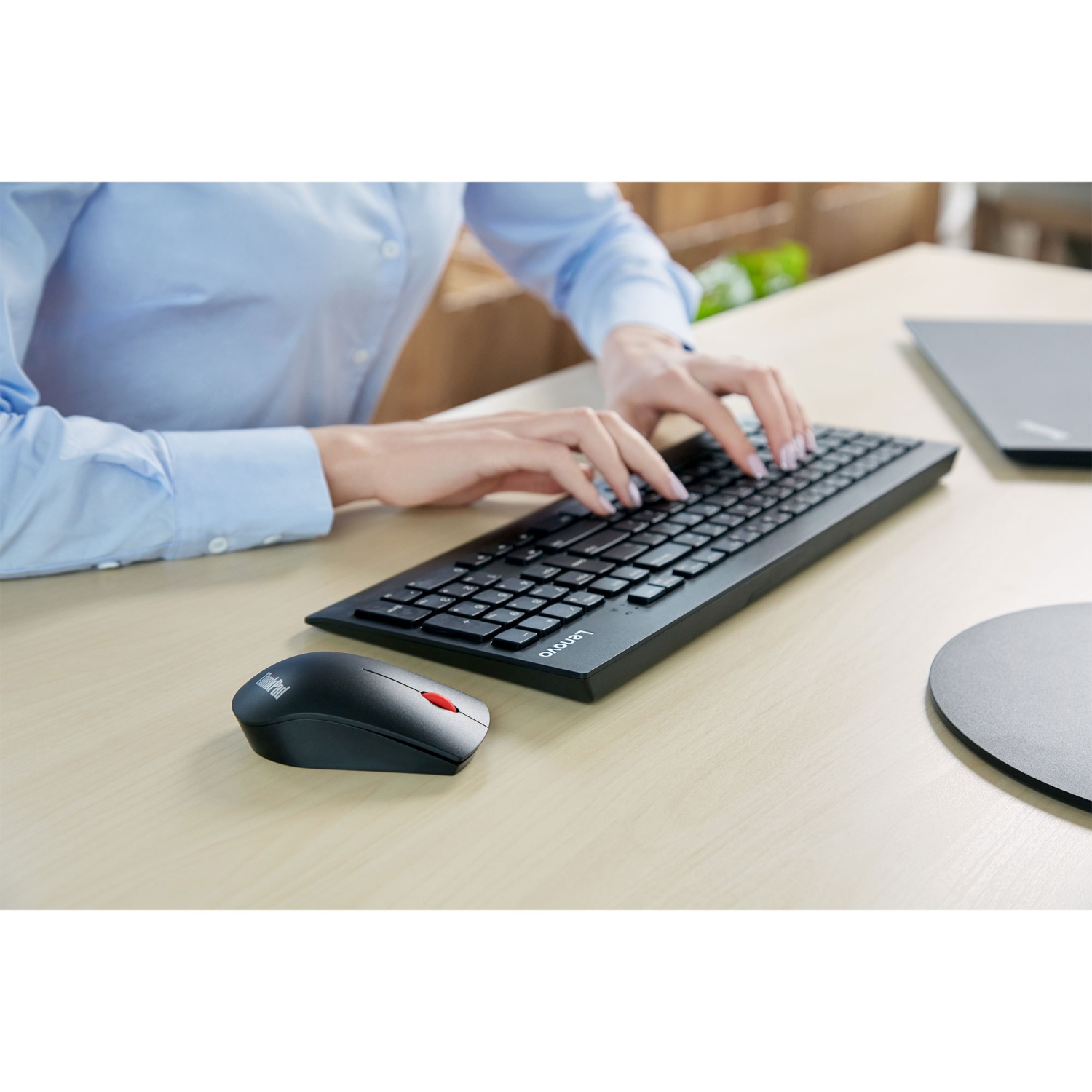 Lenovo Professional Wireless Keyboard & Mouse Combo- Canadian French