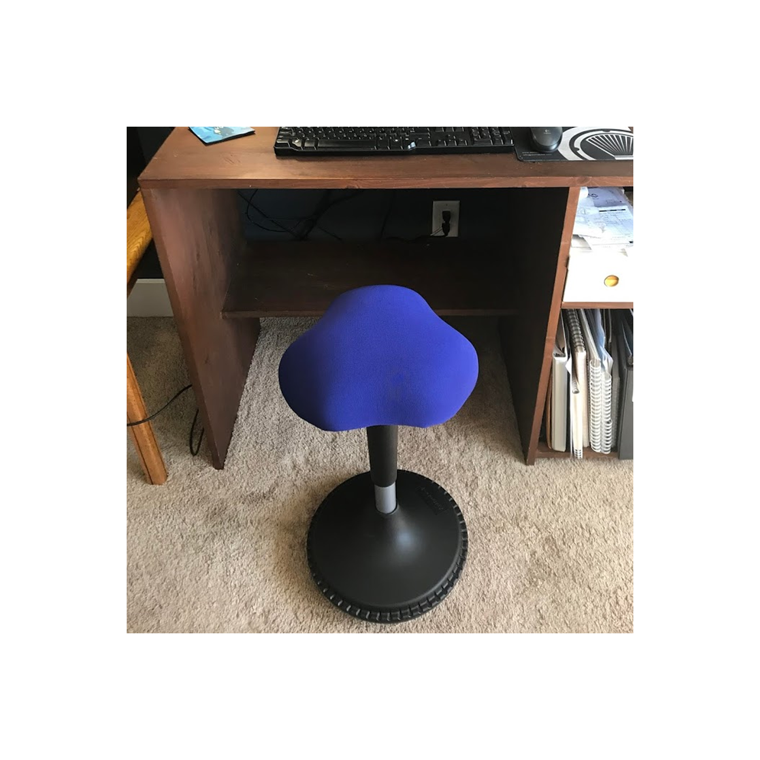 Tabouret ergonomique pour position assise active de la chaise oscillante, idéal pour les bureaux debout et le renforcement du tronc