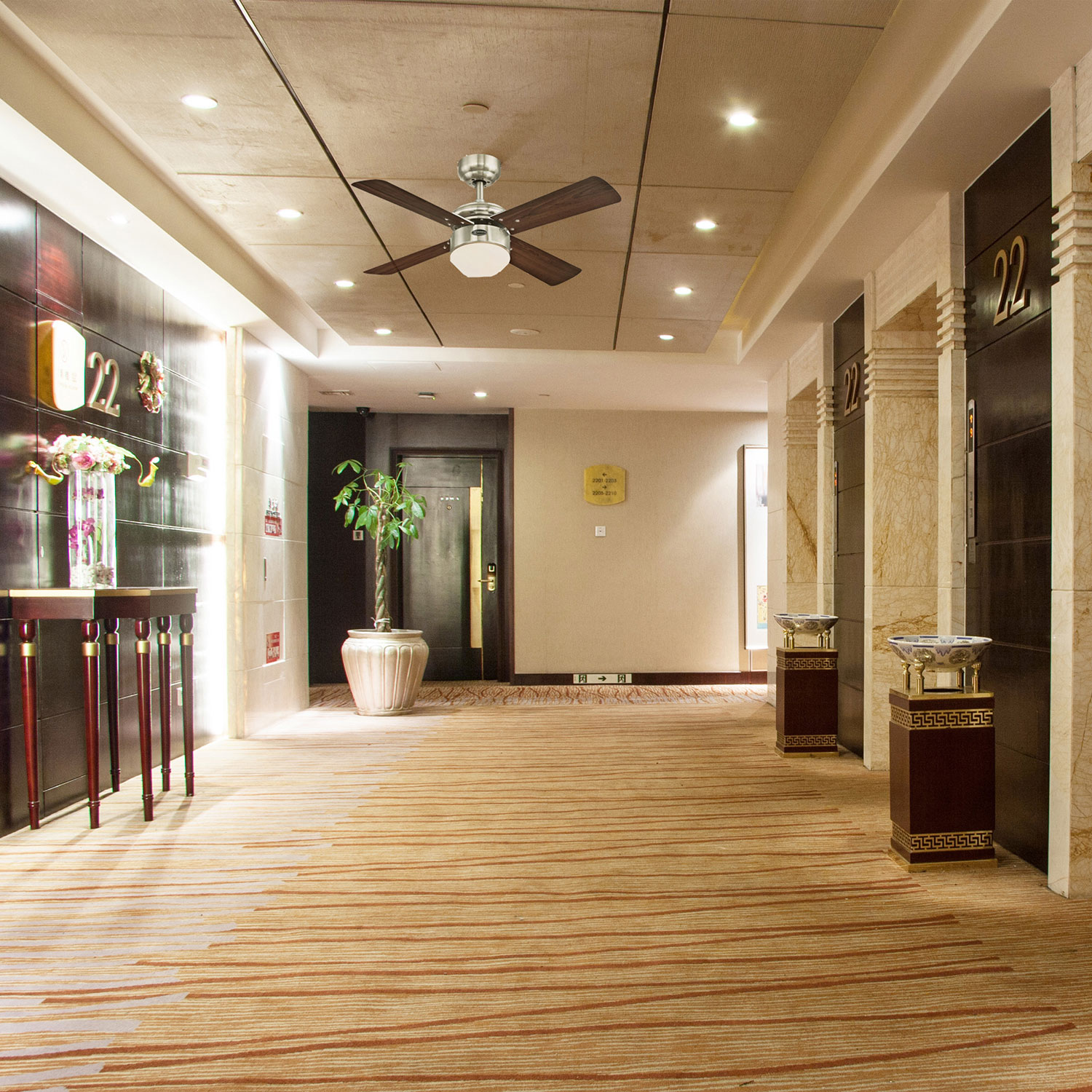 Westinghouse Lighting Colosseum 36" LED Ceiling Fan - Maple/Silver