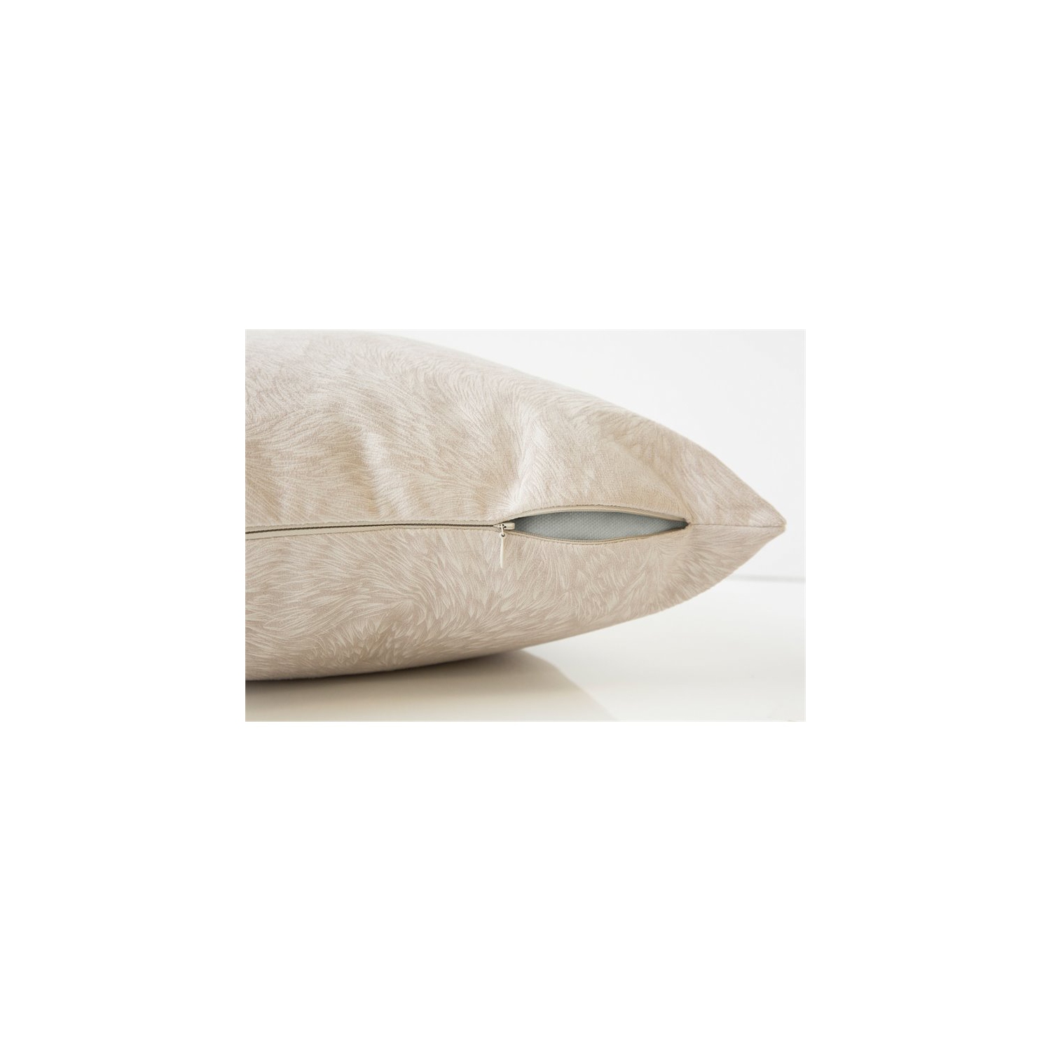 PILLOW - 18"X 18" / LIGHT TAUPE FEATHERED VELVET / 1PC