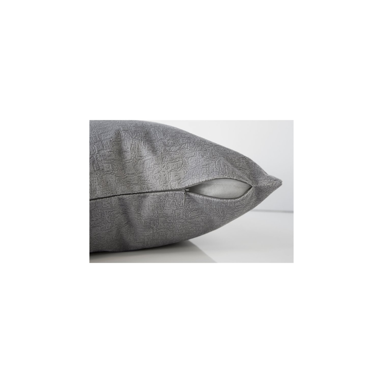 PILLOW - 18"X 18" / GREY MOSAIC VELVET / 1PC