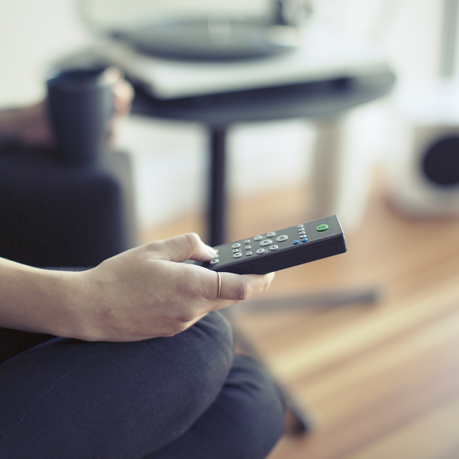 Kanto YU4 Powered Speakers with Bluetooth® and Phono Preamp, Gloss Black