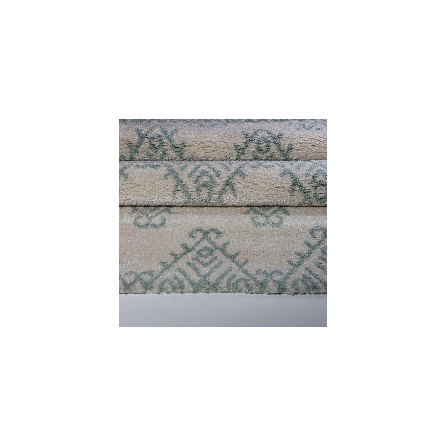 LA Dole Oriental Shaggy 5'2" x 7' Rectangle Area Rug - Ivory/Aqua