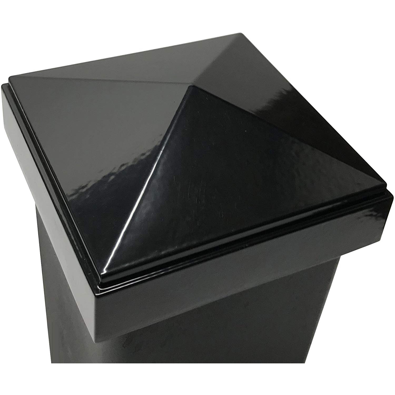 Poteau pyramidal en aluminium de DeCorex pour poteaux en métal de 3 x 3 po - ajustement sous pression - Noir