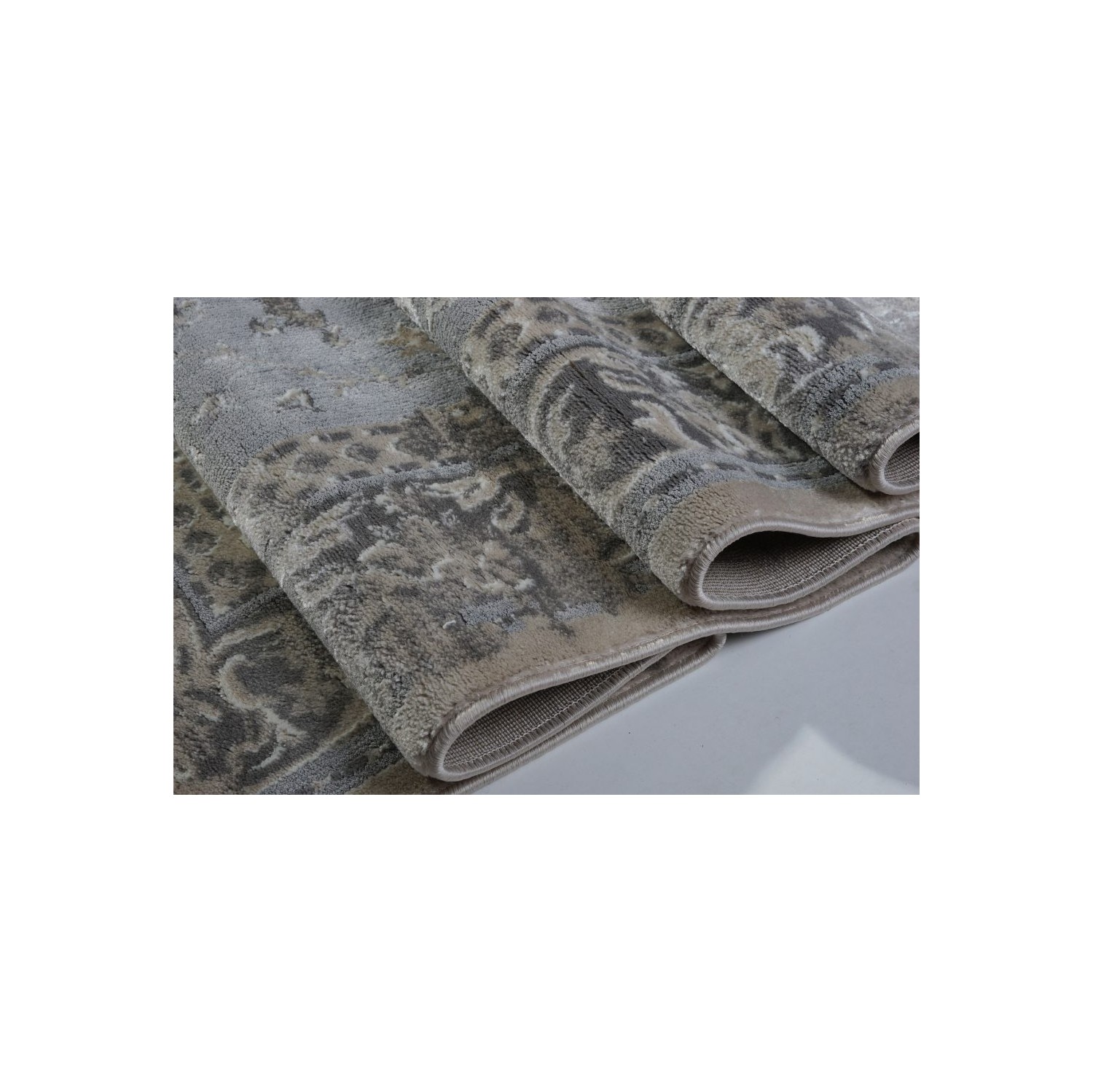 Salon de salle à manger avec tapis contemporain Garnet en crème, 6 pi 5 po x 9 pi 5 po