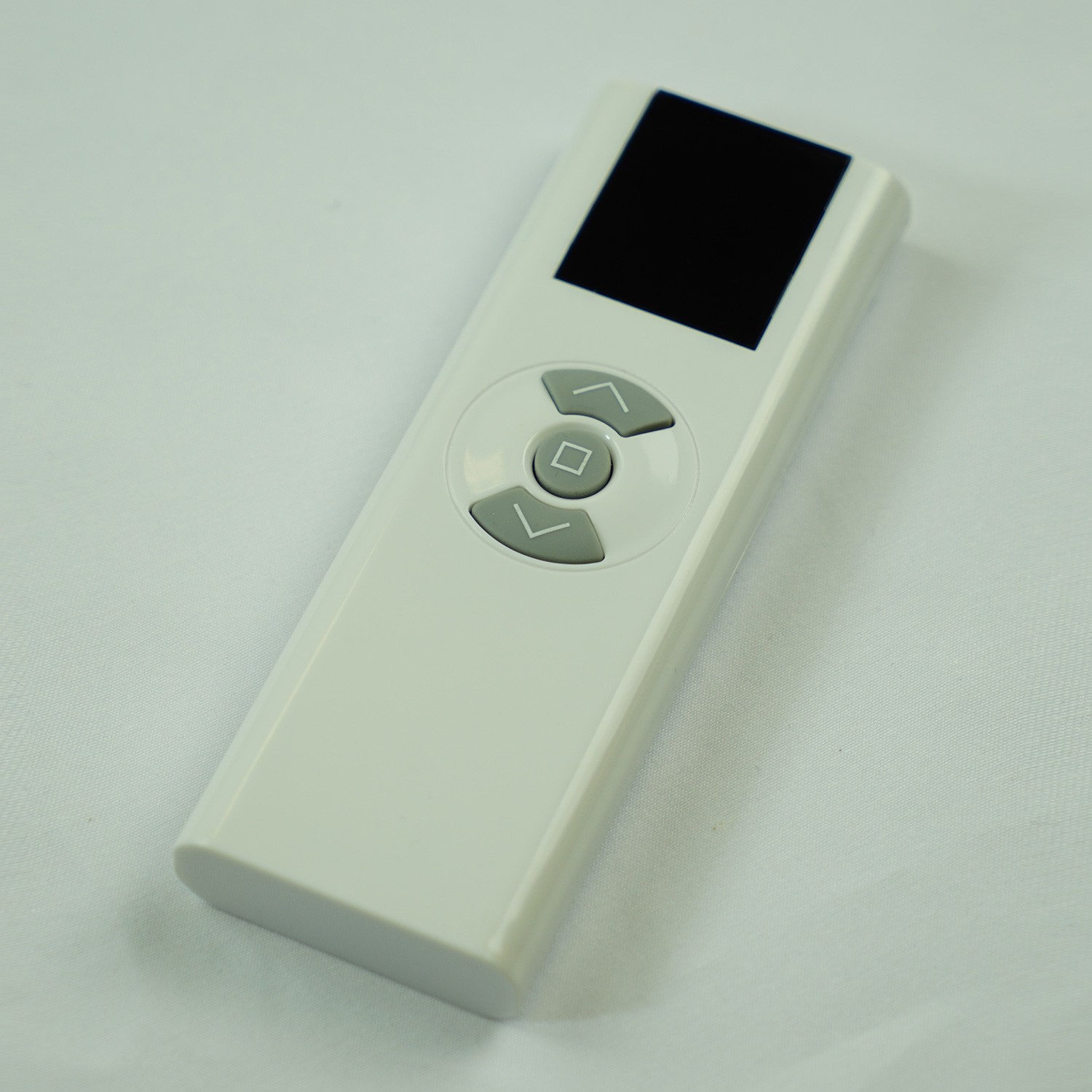 EluneVision Luna Series 135" 1.2 gain Motorized Projection Screen&nbsp;