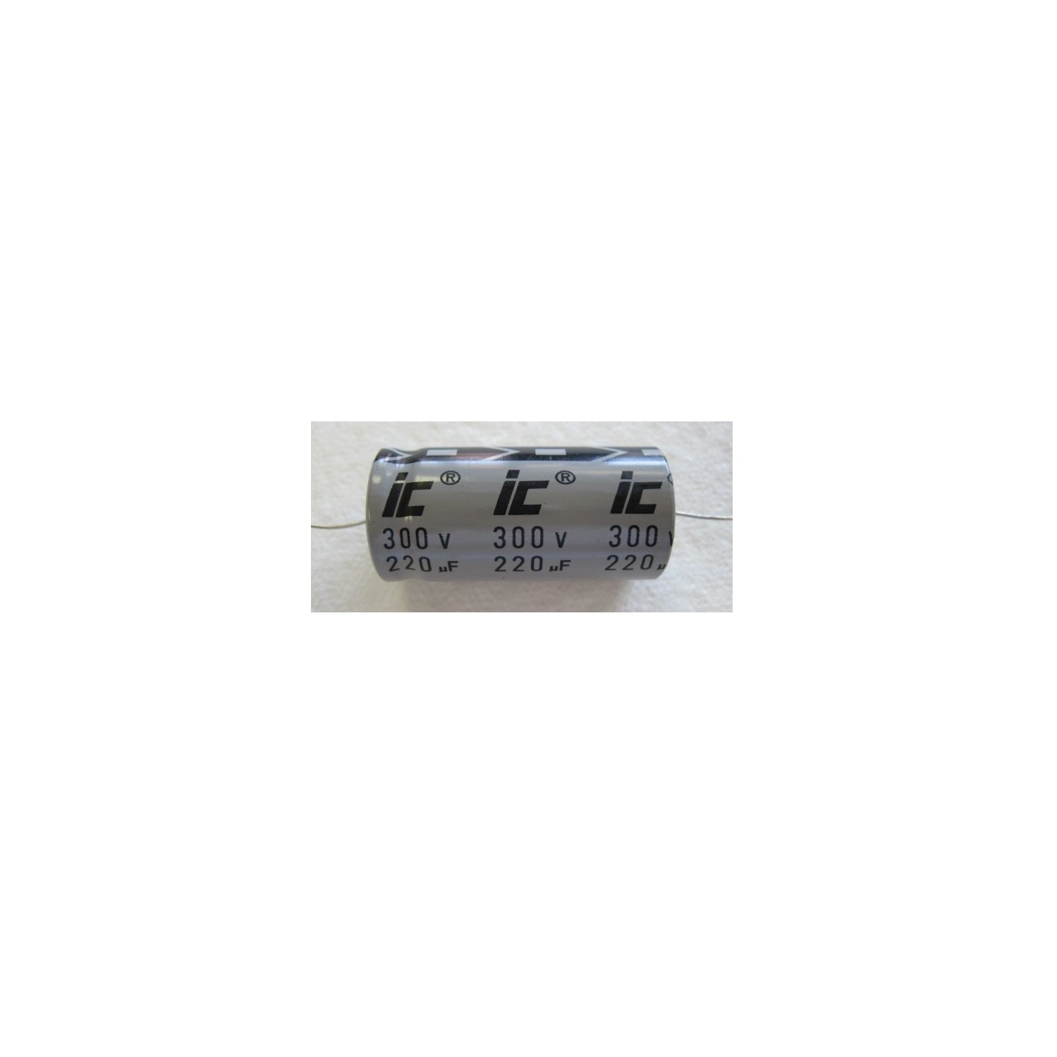 Fender® Capacitor - CAP AE AX 220uF 285V+100%-10%