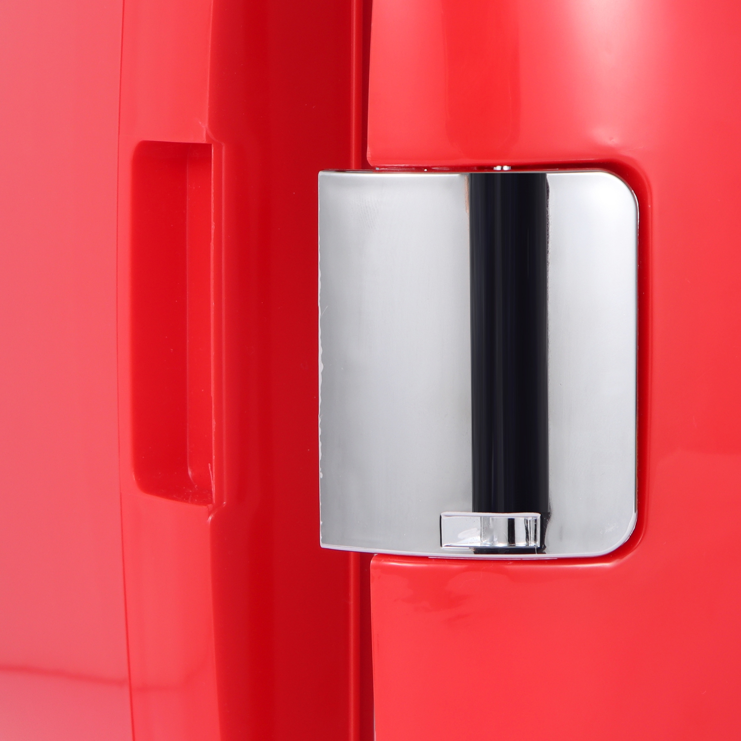 Uber Appliance Uber Chill Personal XL Mini Fridge 12 can capacity for Bar, Bedroom, office, Dorm outdoor/indoor 110/12V AC/DC