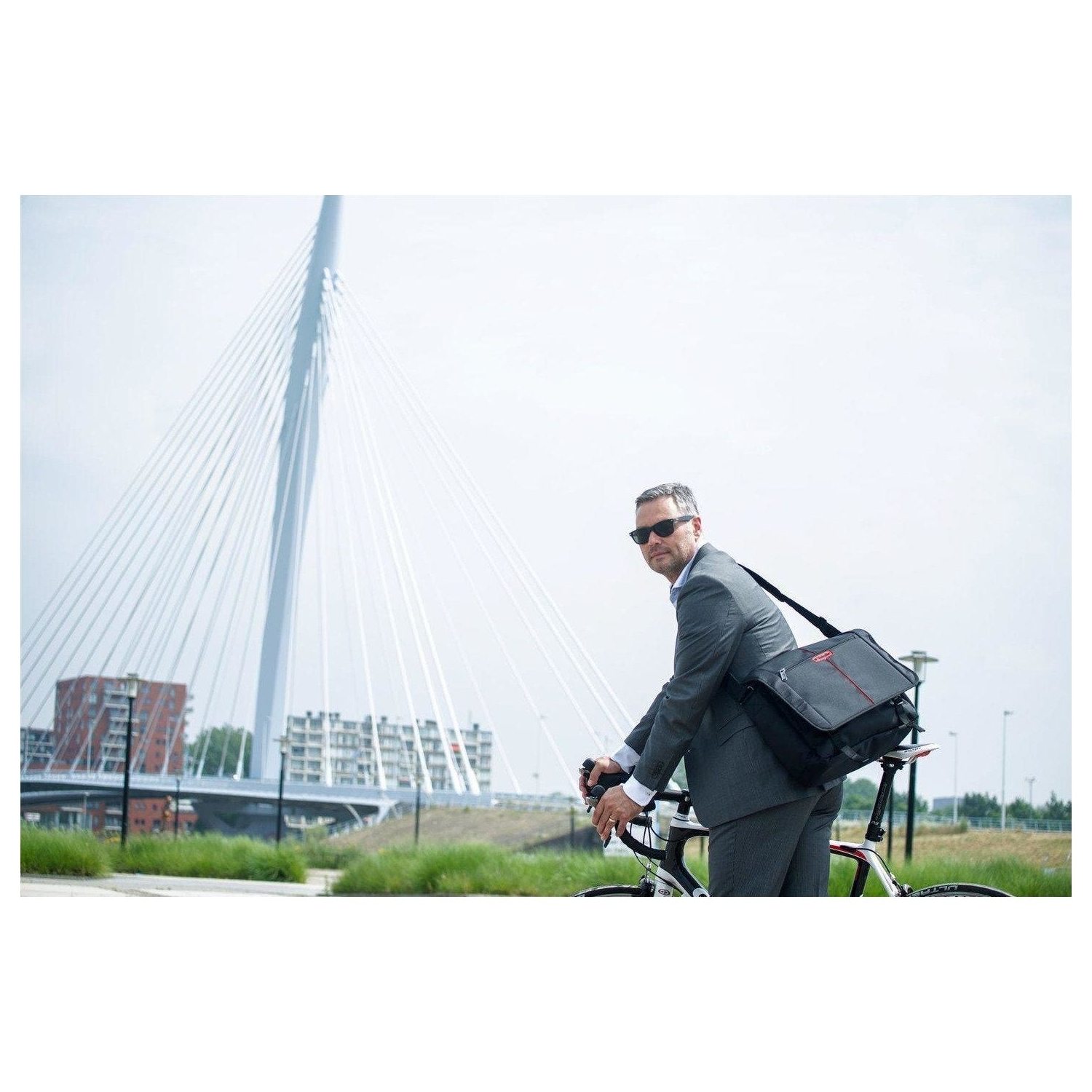 Sac messager Berlin de Verbatim pour portable de 16 po