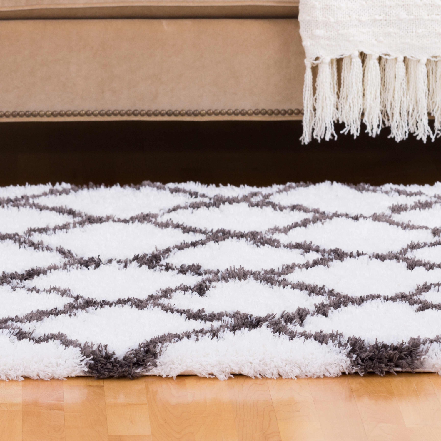 Kerrisdale White Lattice Shag Area Rug 3'11"x5'7"