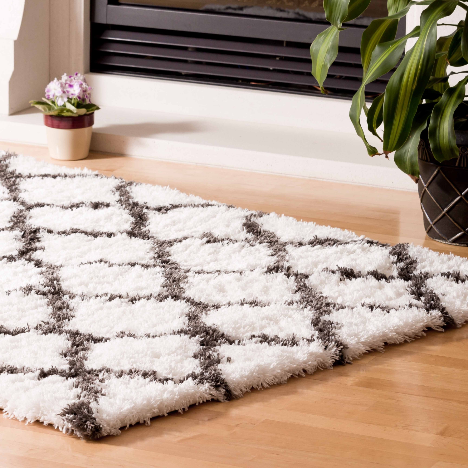 Tapis à poils longs de 7 pi 11 po x 10 pi 10 po Kerrisdale d’AG Home - treillis - Blanc