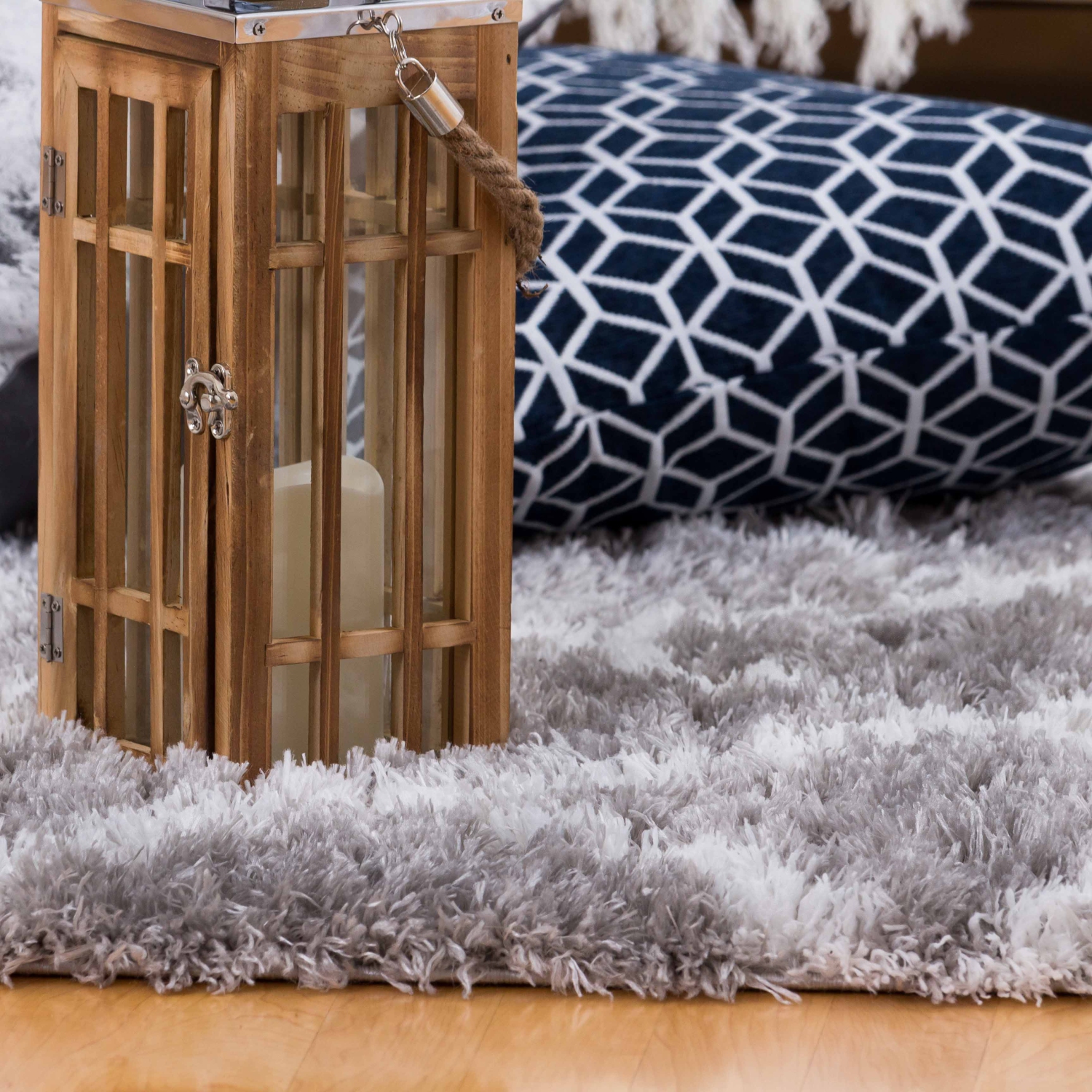 Tapis à poils longs à motif de treillis Kerrisdale, gris, 6 pi 7 po x 9 pi 6 po