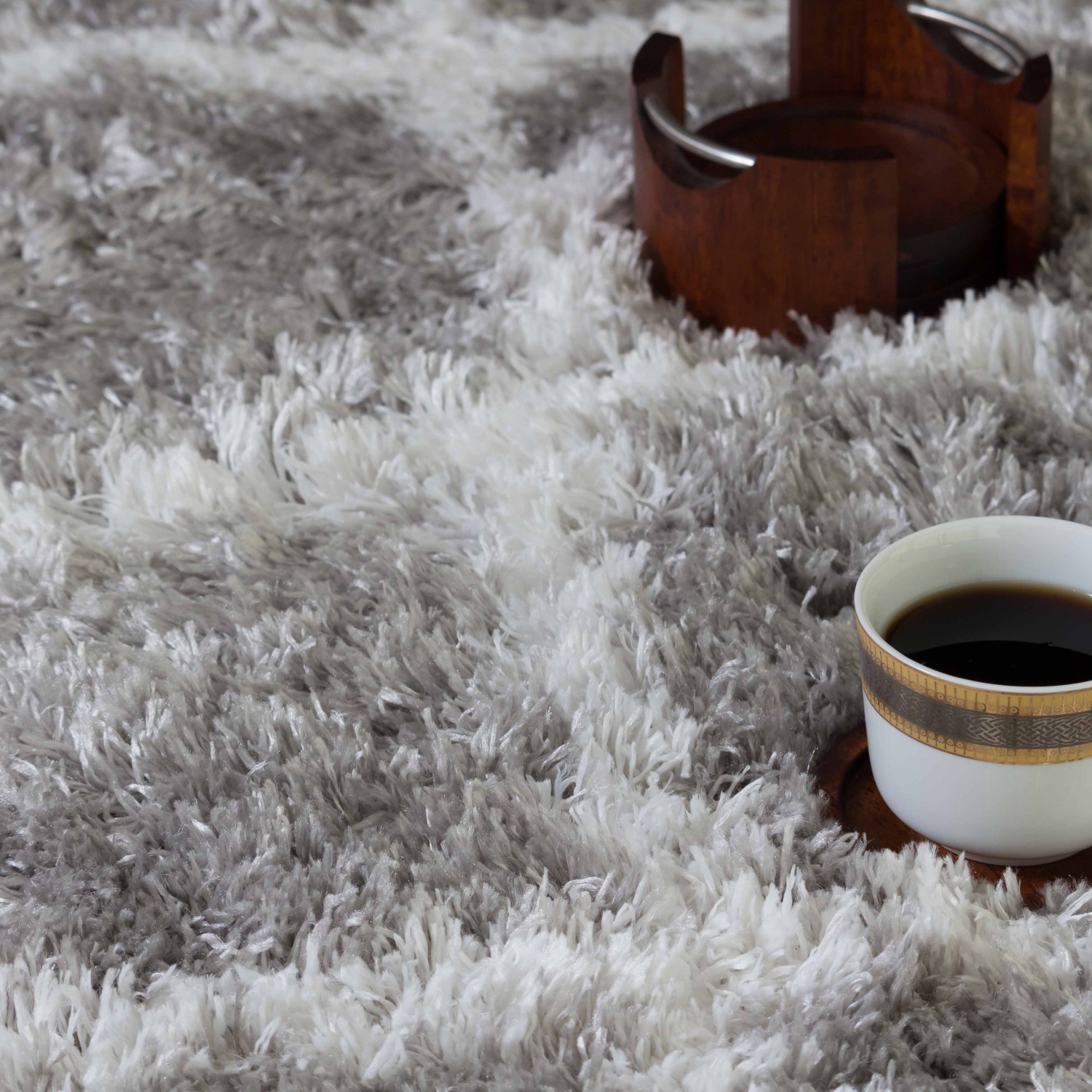 Tapis à poils longs à motif de treillis Kerrisdale, gris, 6 pi 7 po x 9 pi 6 po