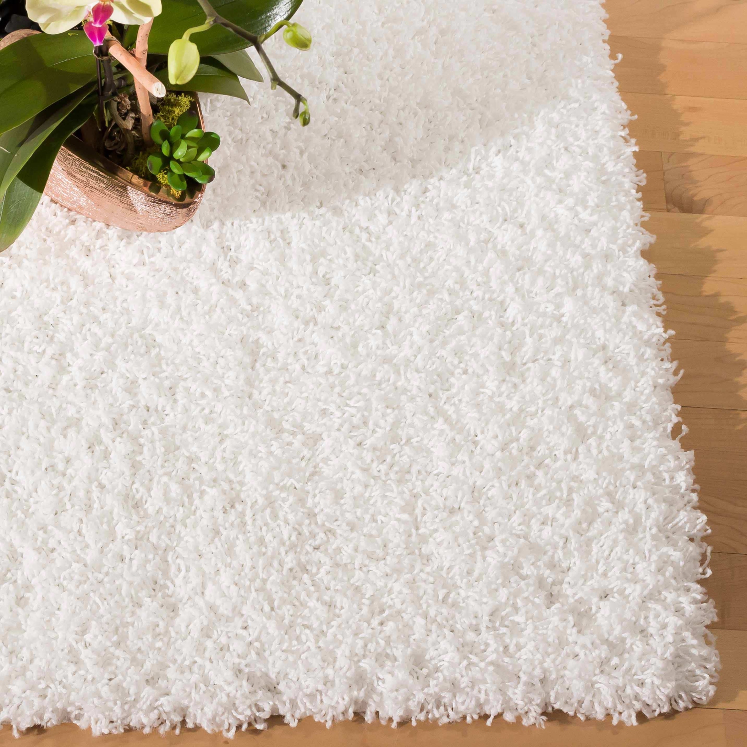 Tapis à poils longs de 6 pi 7 po x 9 pi 6 po Victoria d’AG Home - Blanc