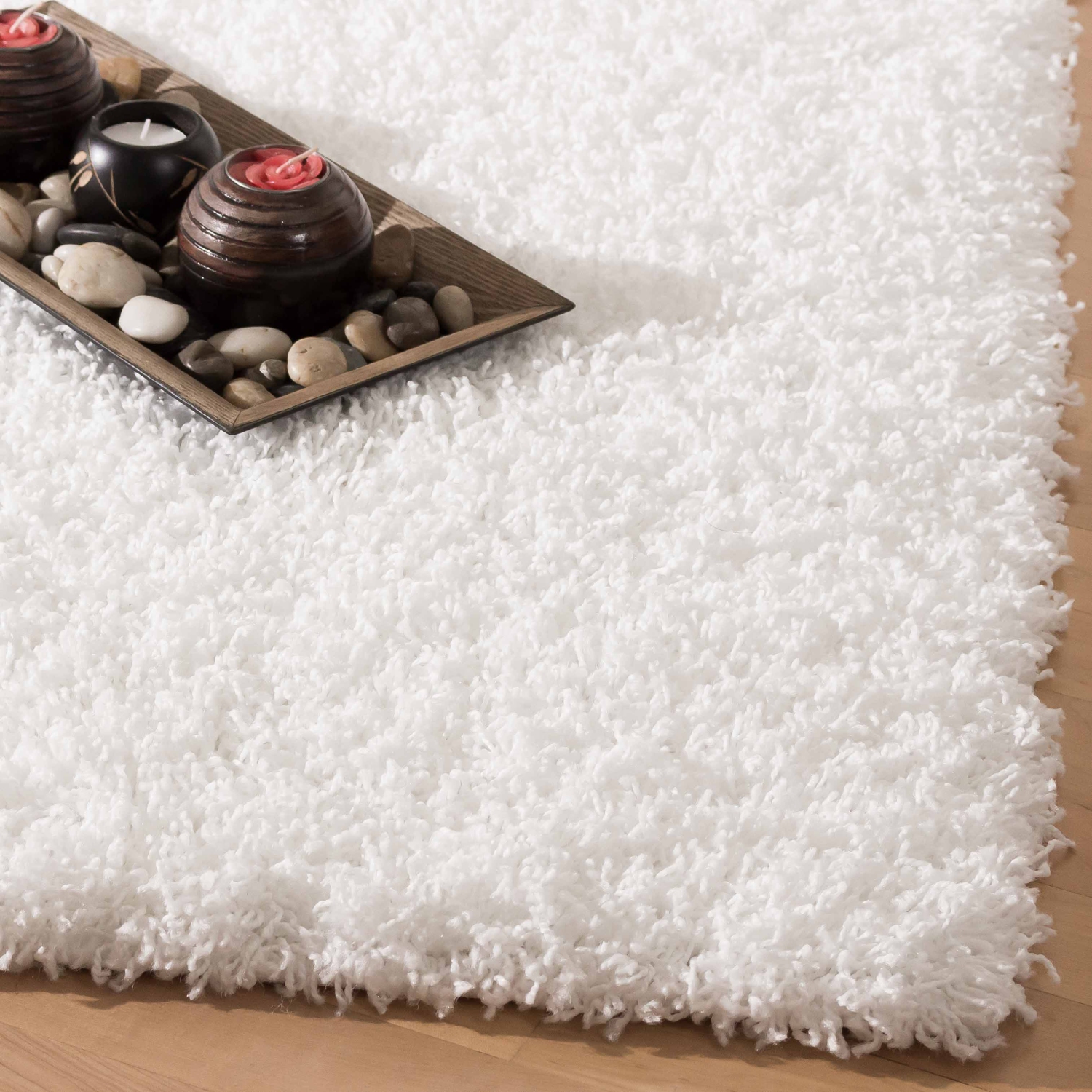 Tapis à poils longs de 6 pi 7 po x 9 pi 6 po Victoria d’AG Home - Blanc