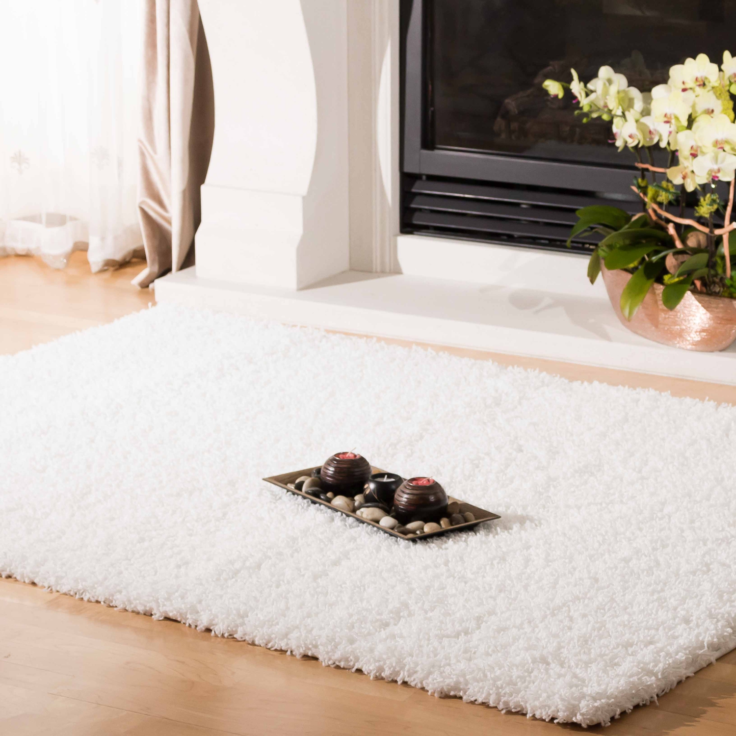 Tapis à poils longs de 6 pi 7 po x 9 pi 6 po Victoria d’AG Home - Blanc