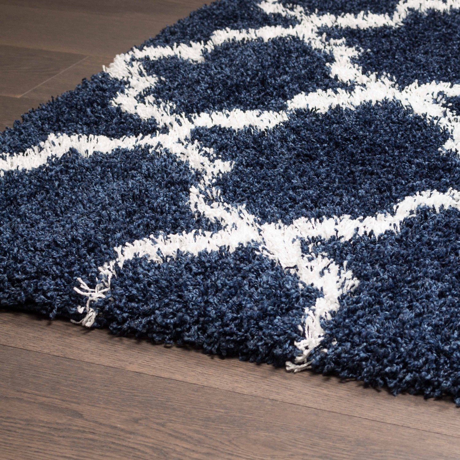 AG Home Victoria Lattice 7'9" x 10'8" Shag Area Rug - Navy