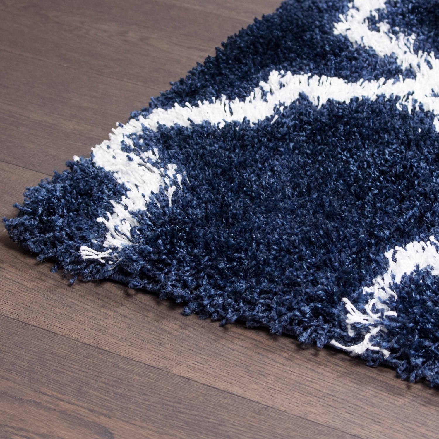 AG Home Victoria Lattice 7'9" x 10'8" Shag Area Rug - Navy