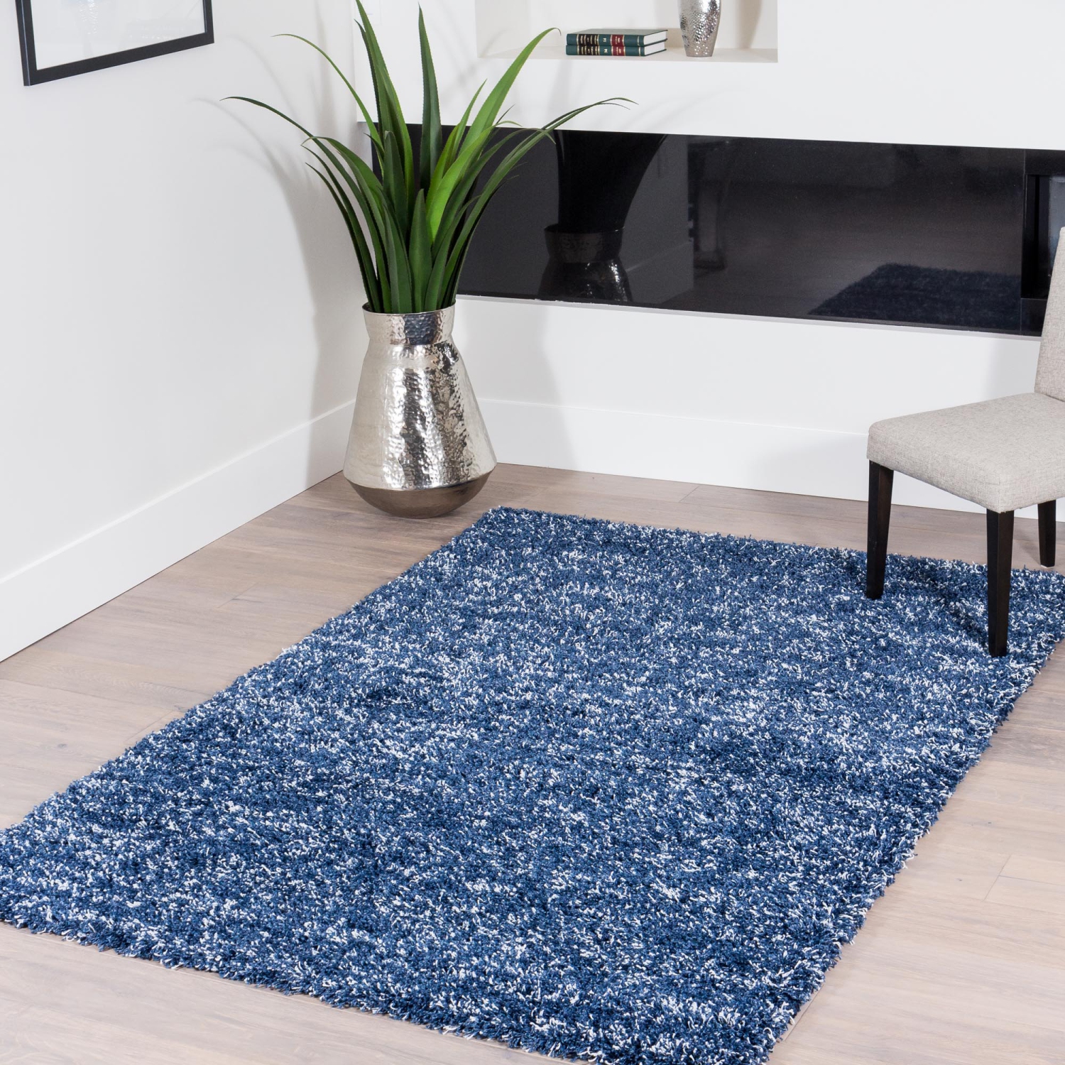 AG Home Victoria 2'7" x 4'9" Shag Area Rug - Navy