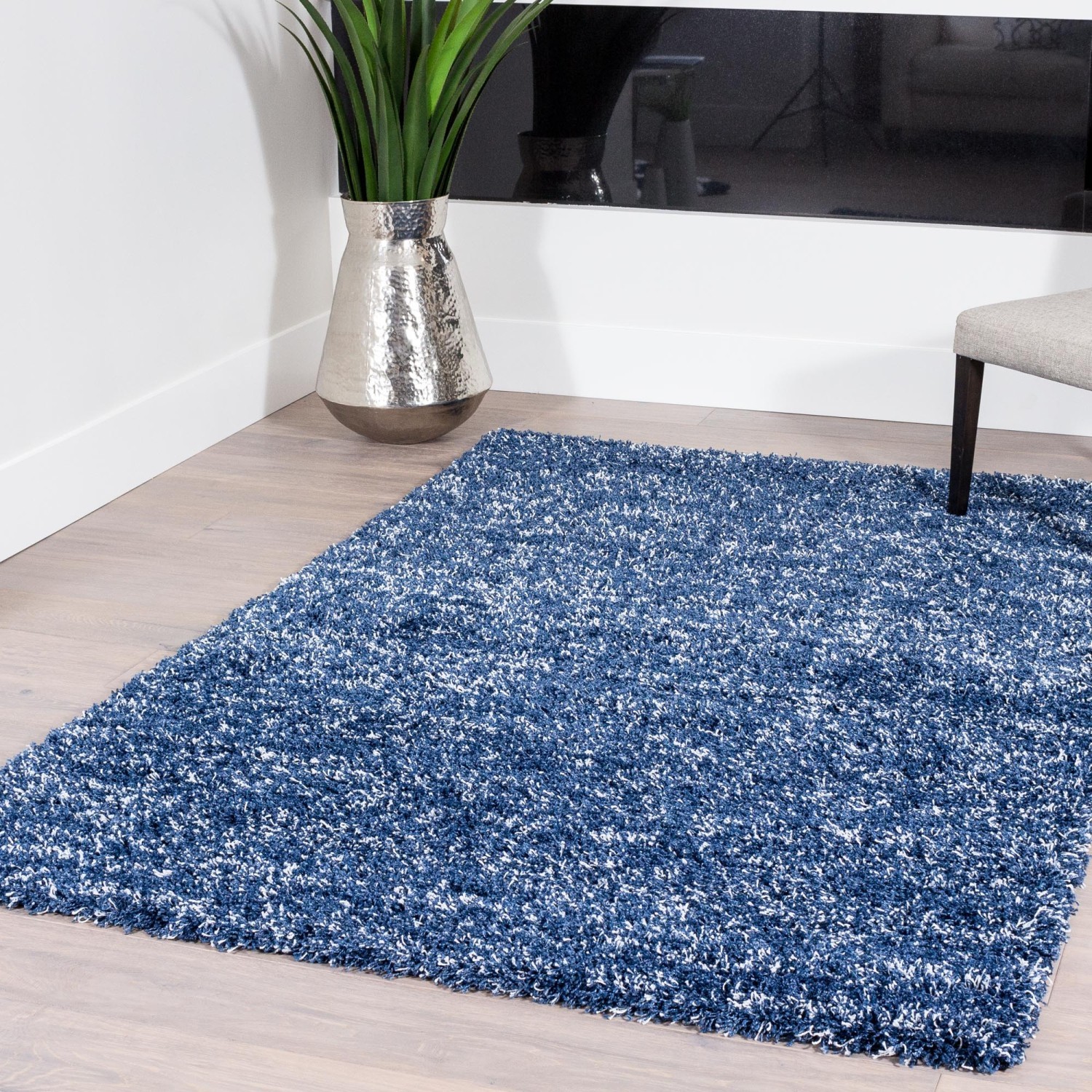 AG Home Victoria 2'7" x 4'9" Shag Area Rug - Navy