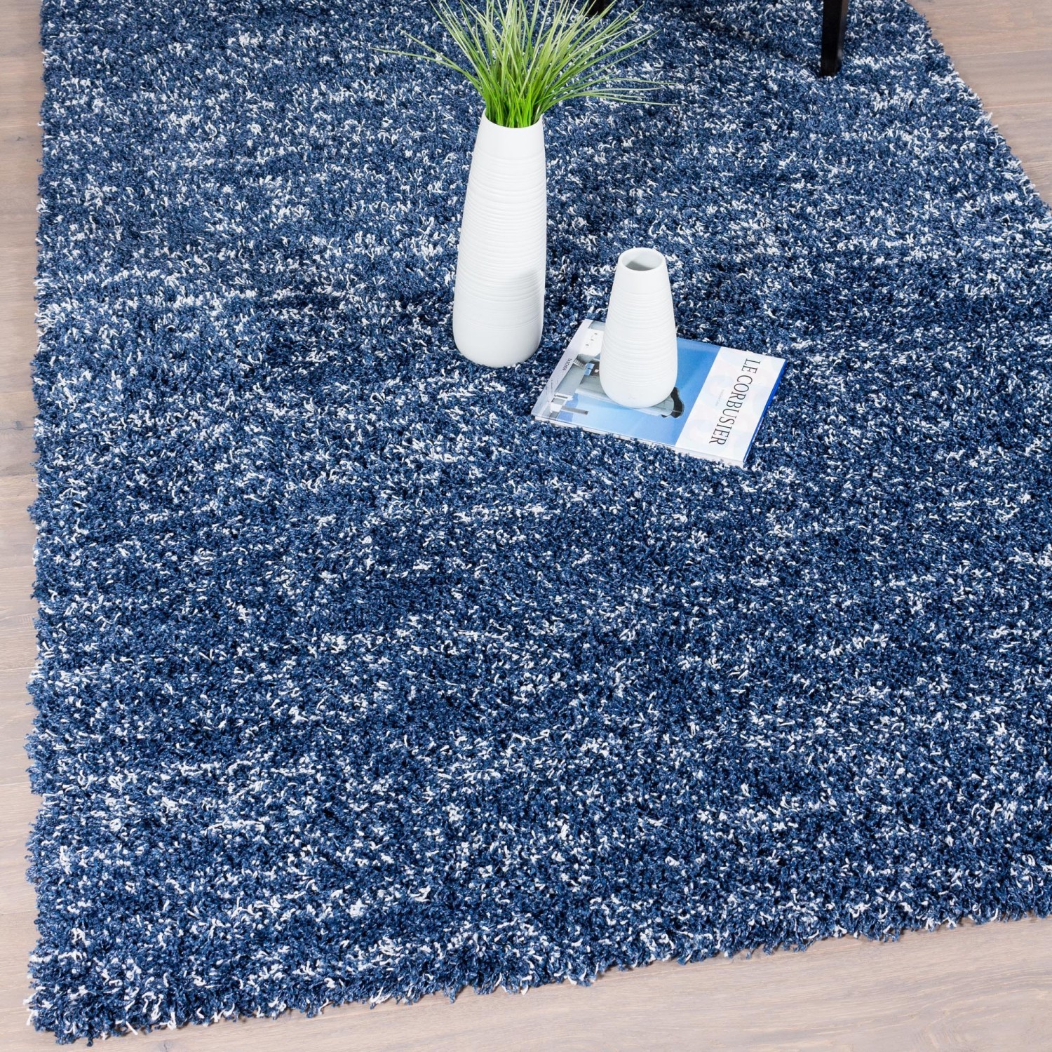 AG Home Victoria 2'7" x 4'9" Shag Area Rug - Navy
