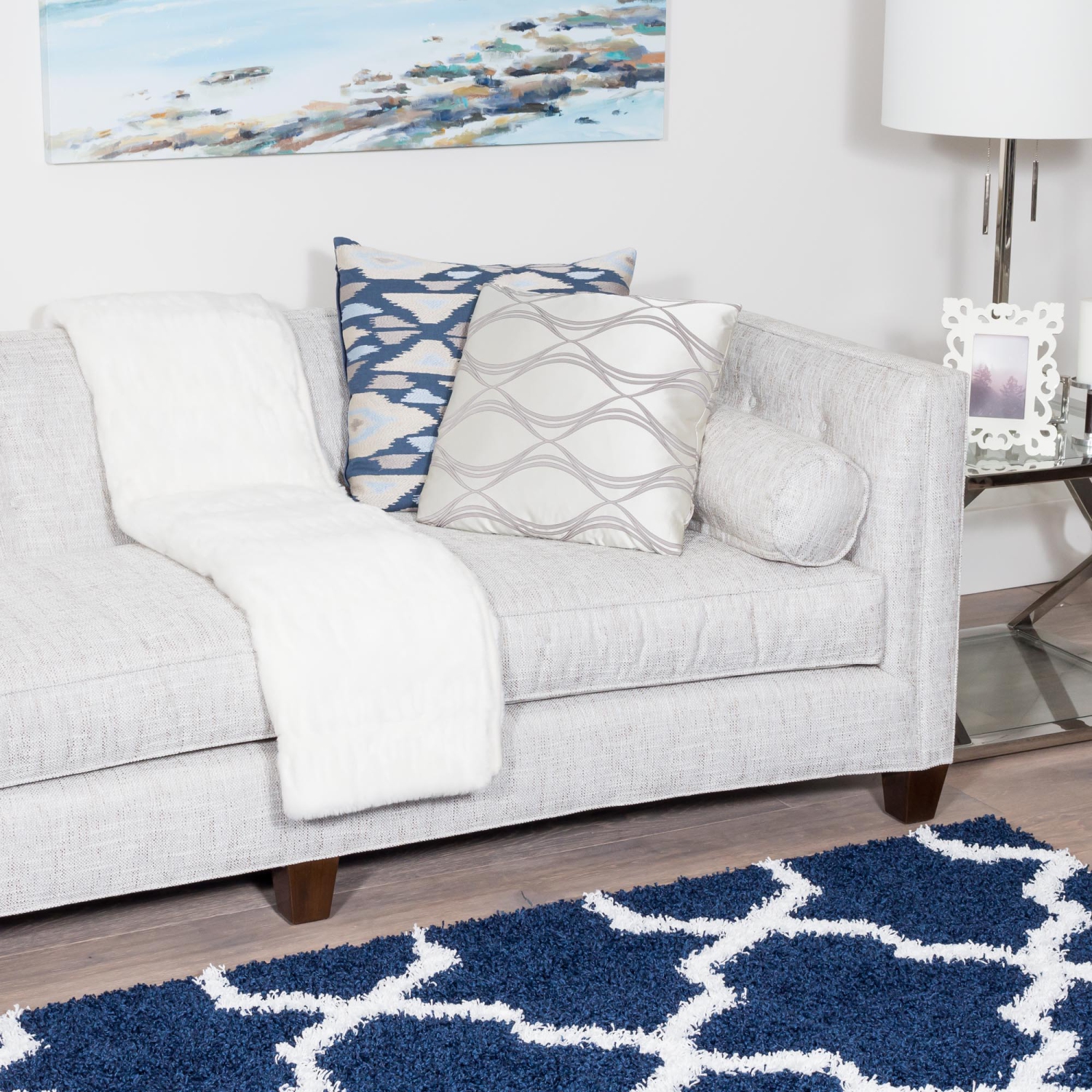 Tapis à poils longs de 4 pi x 5 pi 7 po Victoria Lattice d’AG Home - Bleu marine