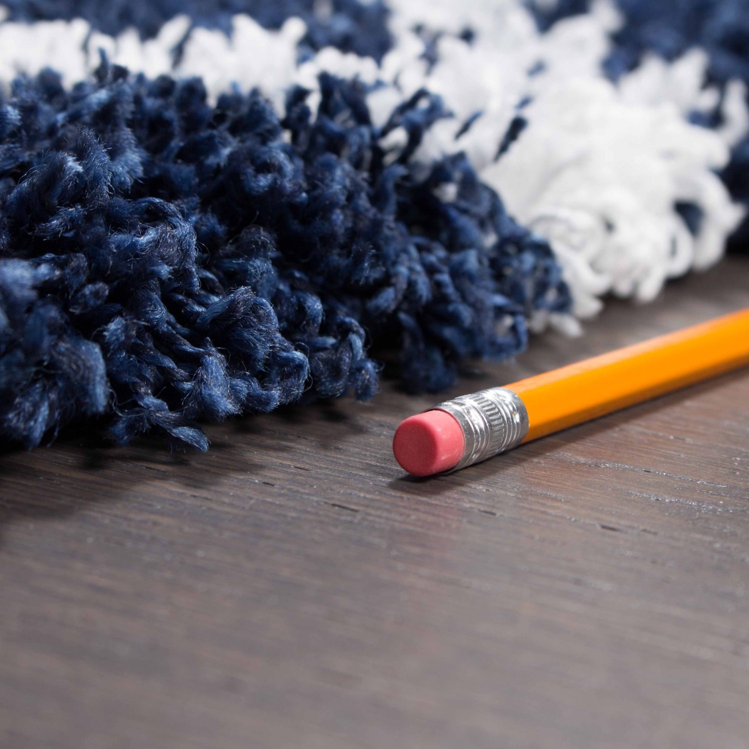 AG Home Victoria Lattice 5'3" x 7'7" Shag Area Rug - Navy