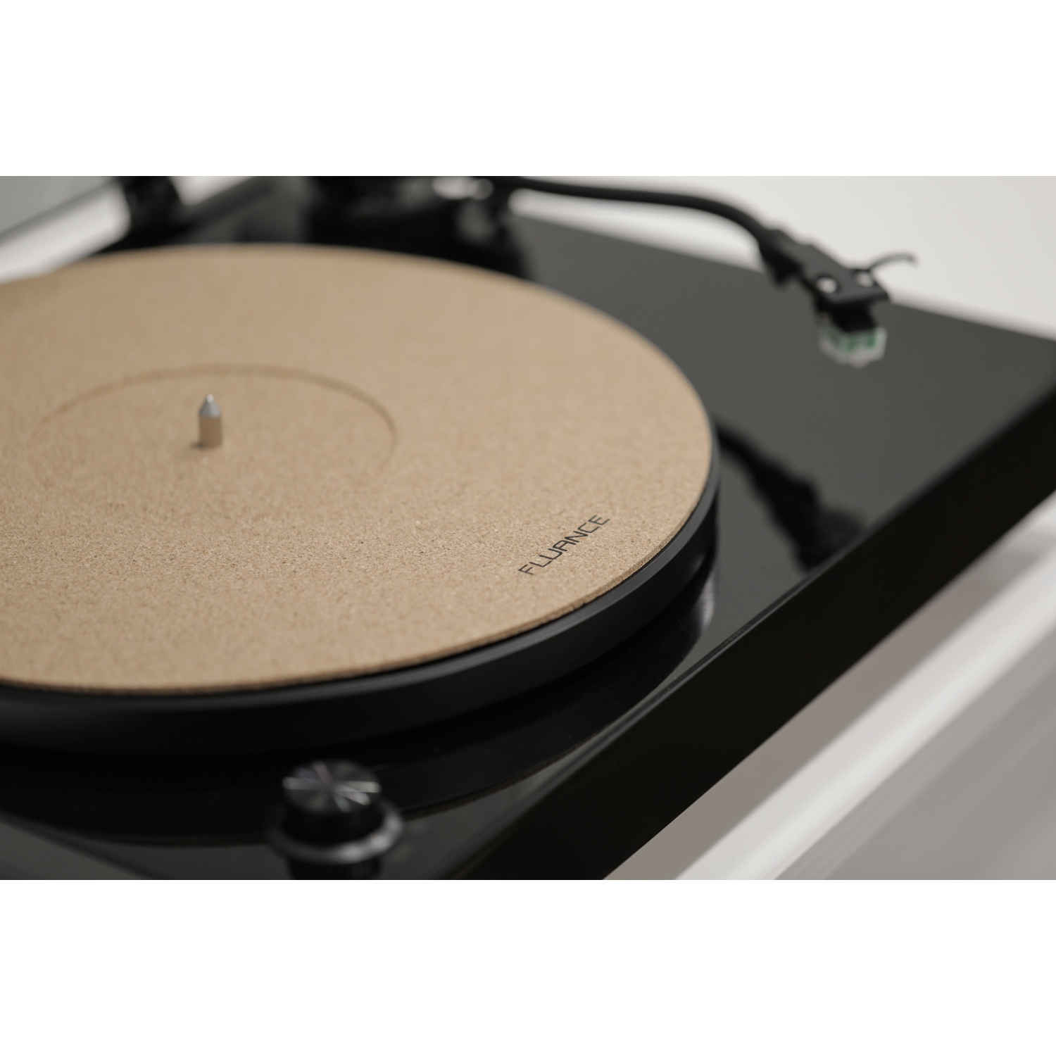 Tapis en liège pour plateau de tourne-disque de Fluance qualité audiophile améliorant le son et la performance pour les tourne-disques vinyle