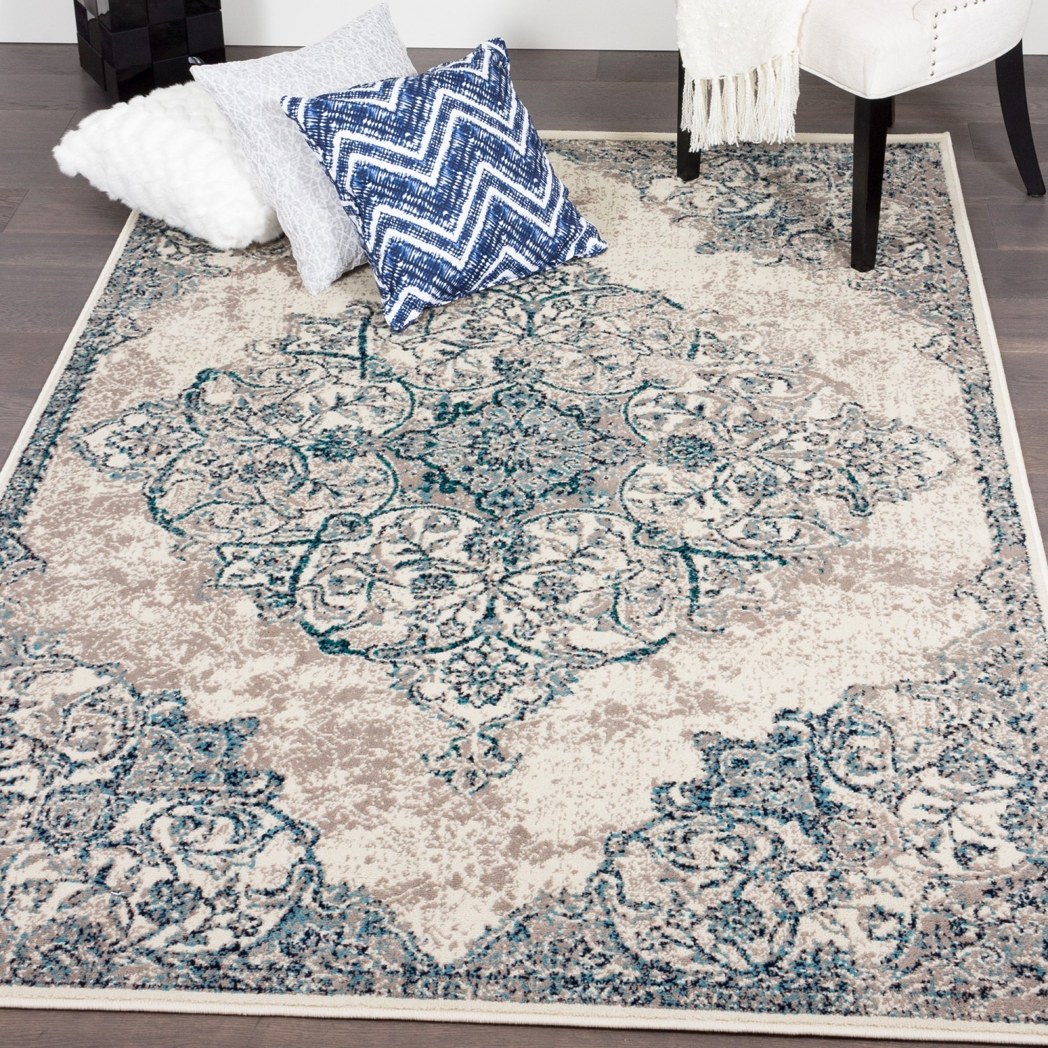 Carpette Saville bleue et beige 5 pi 3 po x 7 pi 8 po