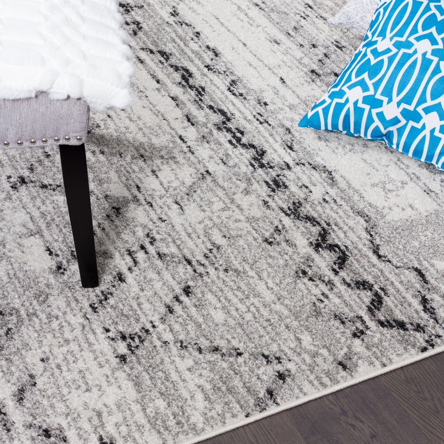 Lavan Trellis Grey Area Rug 6'7" x 9'4"