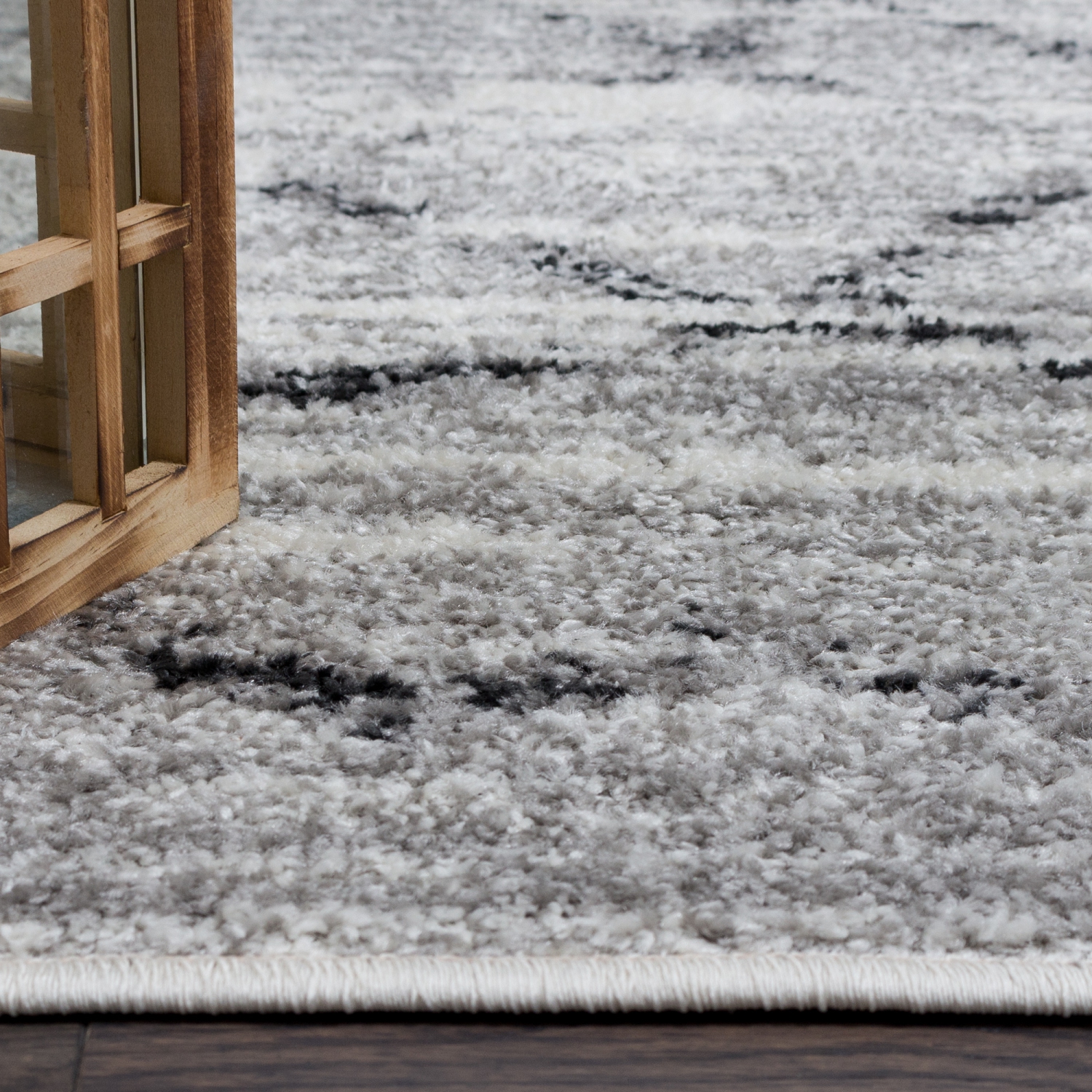 Lavan Trellis Grey Area Rug 6'7" x 9'4"