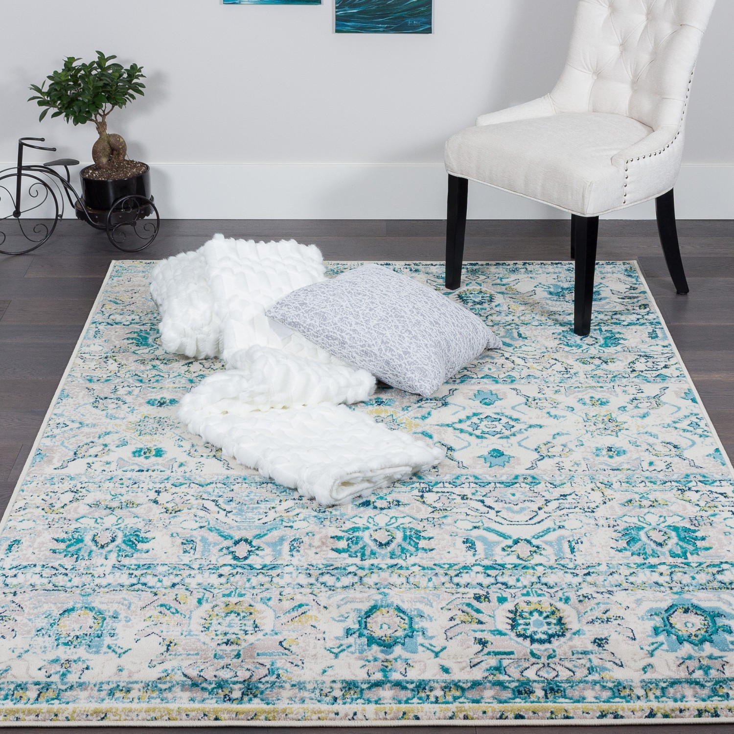 Saville Crown Blue/Turquoise Area Rug 2'2"x3'11"