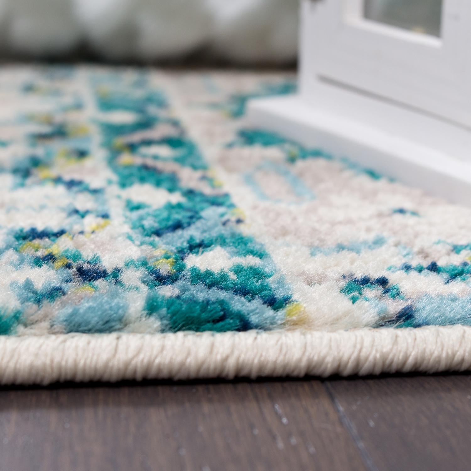 Saville Crown Blue/Turquoise Area Rug 2'2"x3'11"