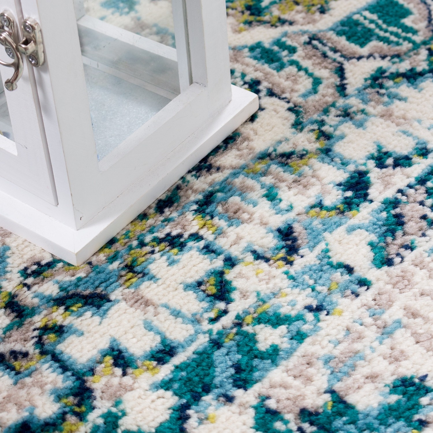 Saville Crown Blue/Turquoise Area Rug 2'2"x3'11"