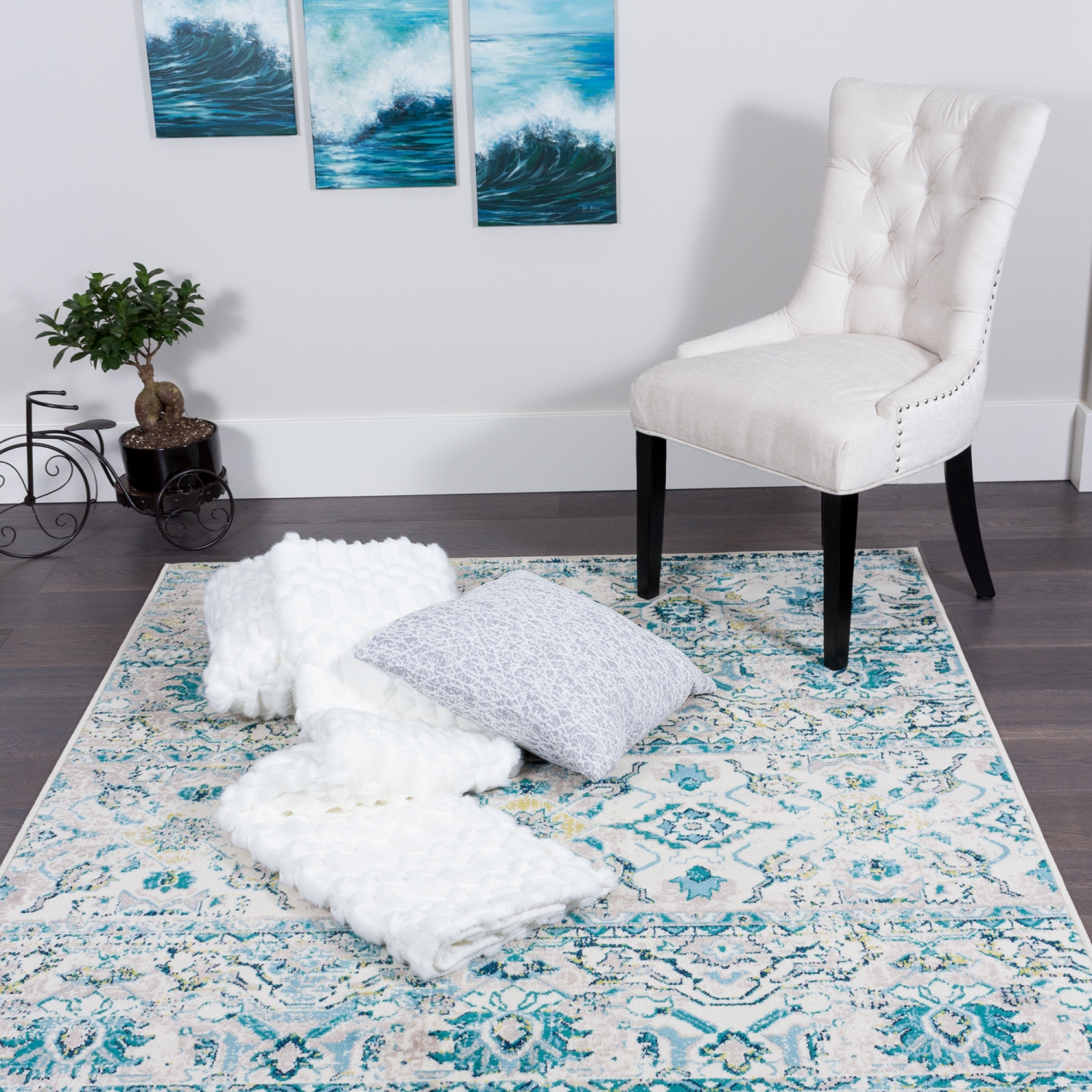 Saville Crown Blue/Turquoise Area Rug 2'2"x3'11"