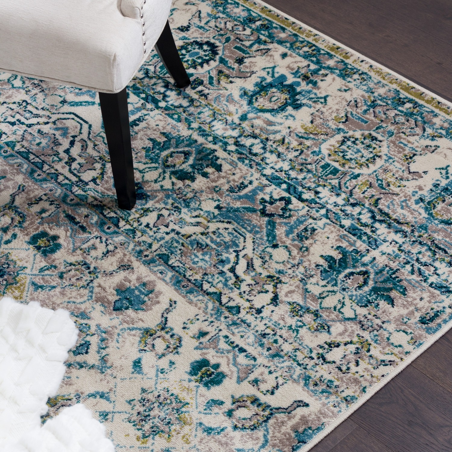 Saville Crown Blue/Turquoise Area Rug 2'2"x3'11"