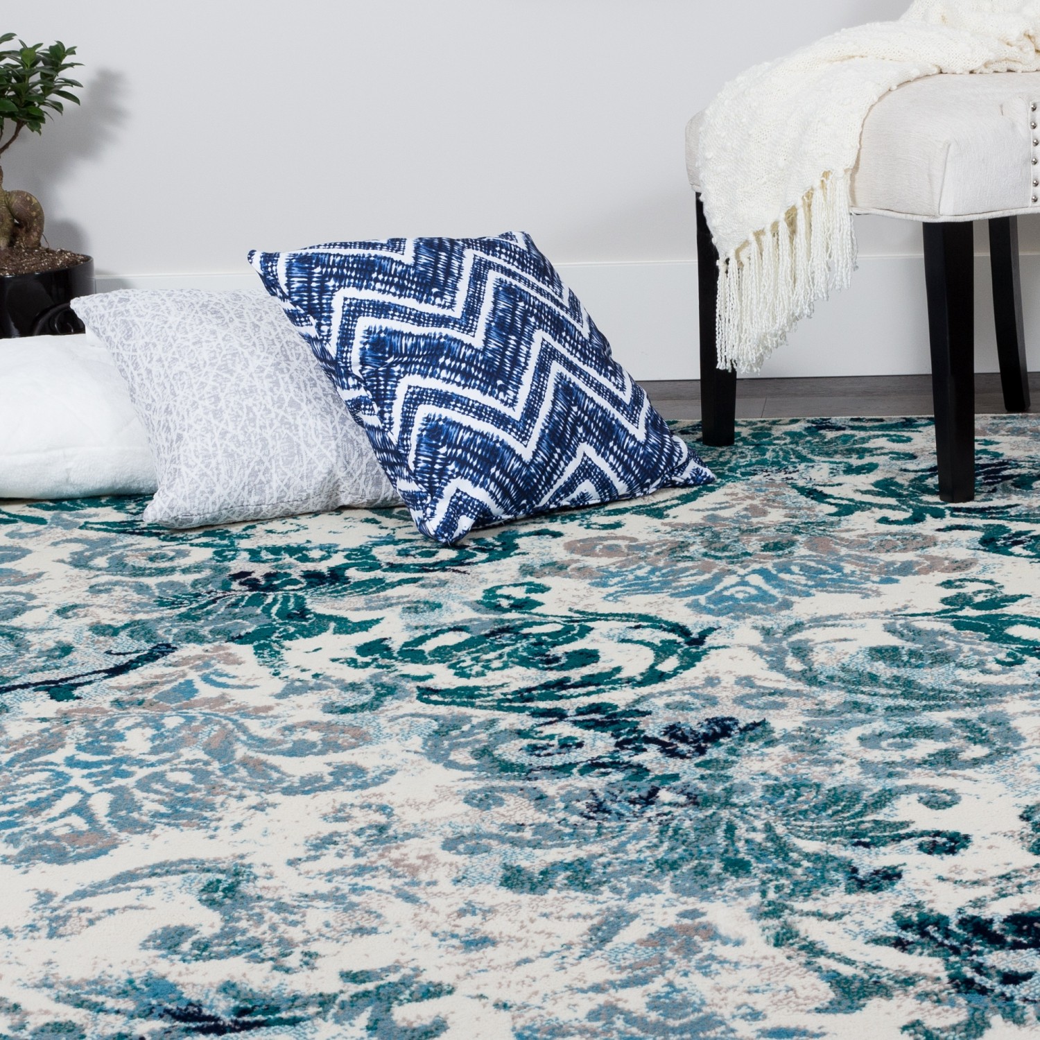 Tapis rétro Flora bleu de Saville 6 pi 7 po x 9 pi 4 po